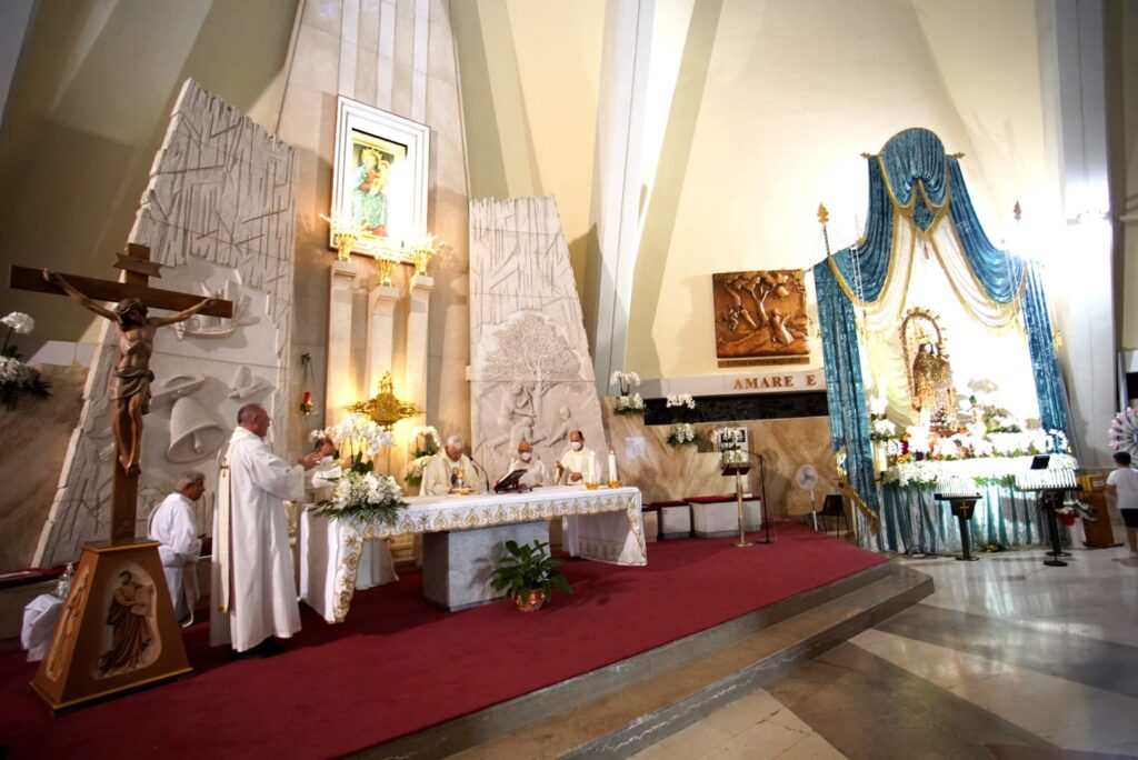 VISCIANO. La processione in onore di Maria SS. del Carpinello. Foto e Video