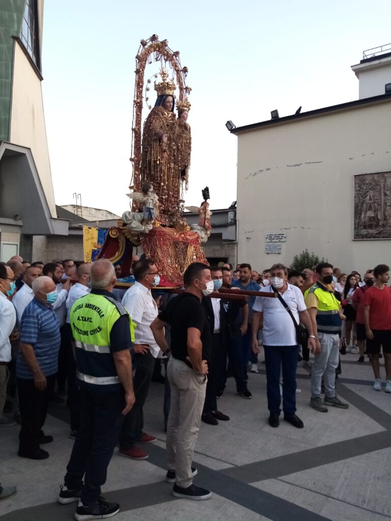 VISCIANO. La processione in onore di Maria SS. del Carpinello. Foto e Video