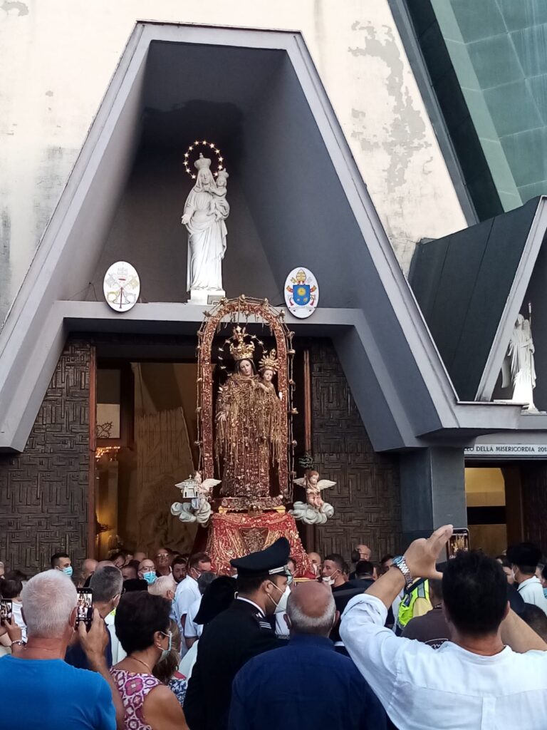 VISCIANO. La processione in onore di Maria SS. del Carpinello. Foto e Video