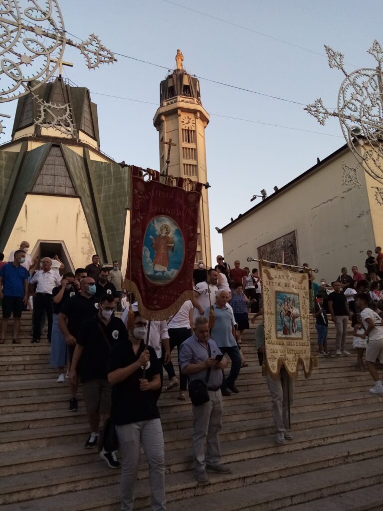 VISCIANO. La processione in onore di Maria SS. del Carpinello. Foto e Video