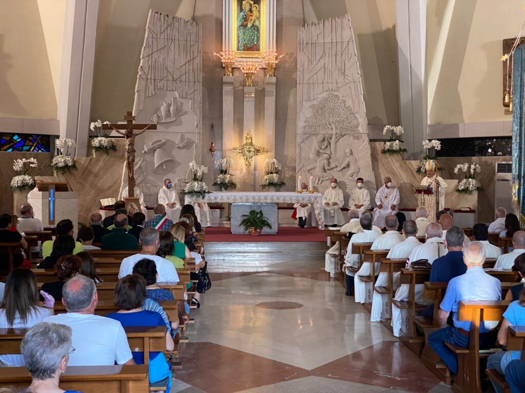 VISCIANO. La processione in onore di Maria SS. del Carpinello. Foto e Video