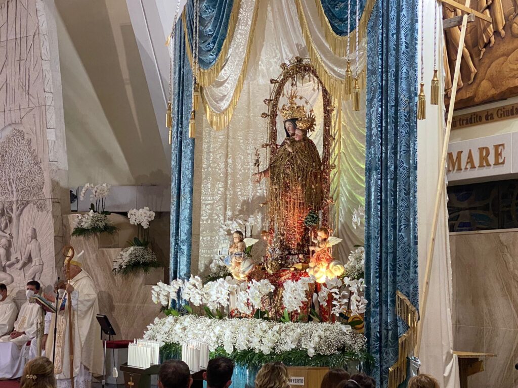 VISCIANO. La processione in onore di Maria SS. del Carpinello. Foto e Video