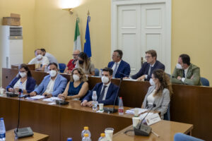 NOLA. Celebrato il primo consiglio comunale, il sindaco Carlo Buonauro forma la sua Giunta