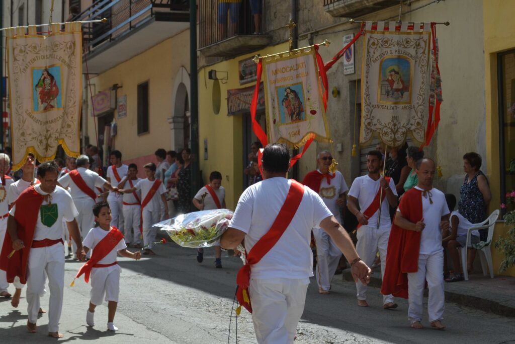AVELLA. SAN PELLEGRINO 2022. Ci si organizza per la tradizionale sfilata dei Battenti, grande tradizione ad Altavilla Irpina.