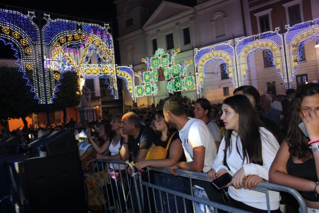 Mugnano  Festa di Santa Filomena semplicemente perfetta! Andrea Sannino incanta. Foto & Video