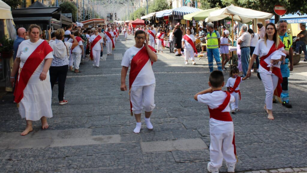 MUGNANO. Ieri la marcia dei Battenti in onore a San Pellegrino