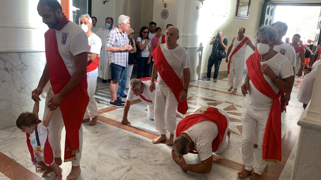 ALTAVILLA IRPINA. Le foto dei Battenti avellani in onore di San Pellegrino