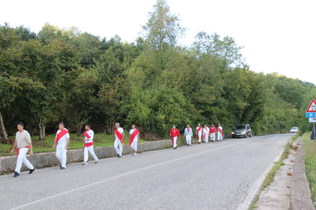 MUGNANO. Ieri la marcia dei Battenti in onore a San Pellegrino