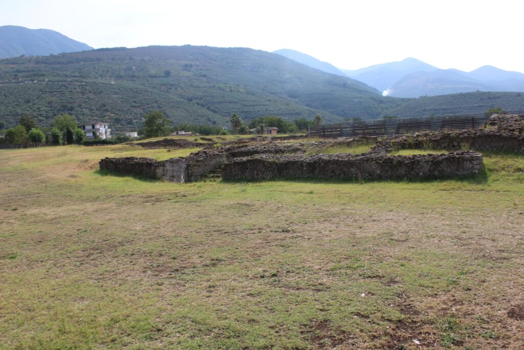 Avella  Visita ai monumenti da parte dei membri del Centro 66 dellArciconfraternita Universale di Santa Filomena