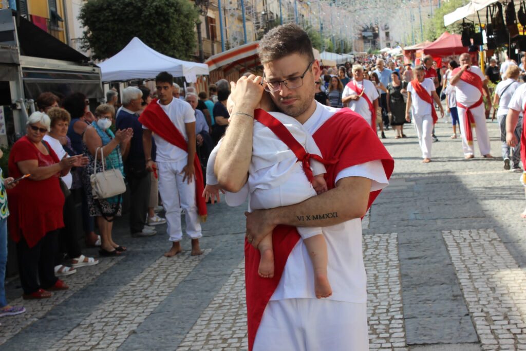 MUGNANO. Ieri la marcia dei Battenti in onore a San Pellegrino