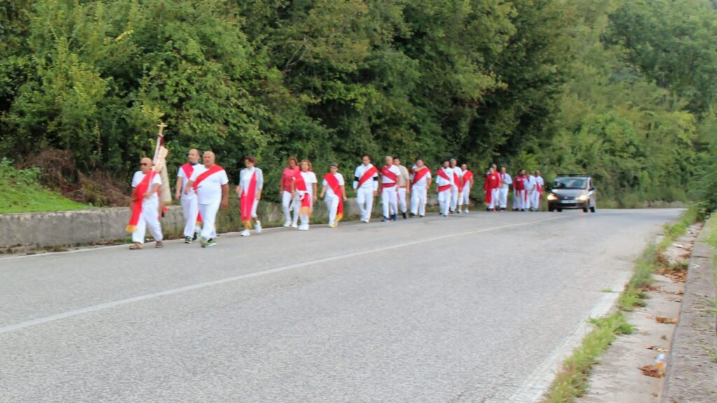 MUGNANO. Ieri la marcia dei Battenti in onore a San Pellegrino