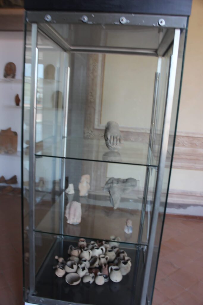 Avella  Visita ai monumenti da parte dei membri del Centro 66 dellArciconfraternita Universale di Santa Filomena