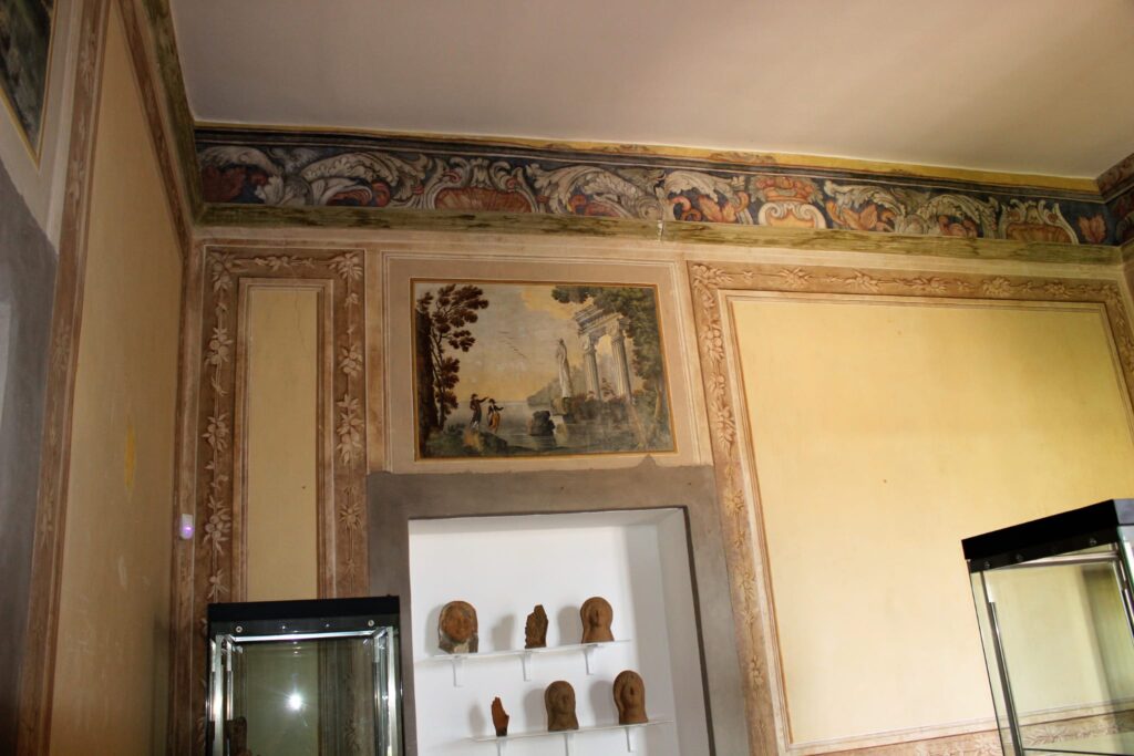 Avella  Visita ai monumenti da parte dei membri del Centro 66 dellArciconfraternita Universale di Santa Filomena