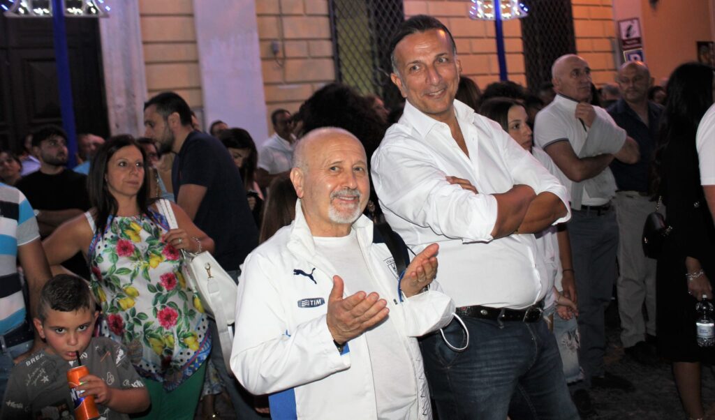 Mugnano  Festa di Santa Filomena semplicemente perfetta! Andrea Sannino incanta. Foto & Video