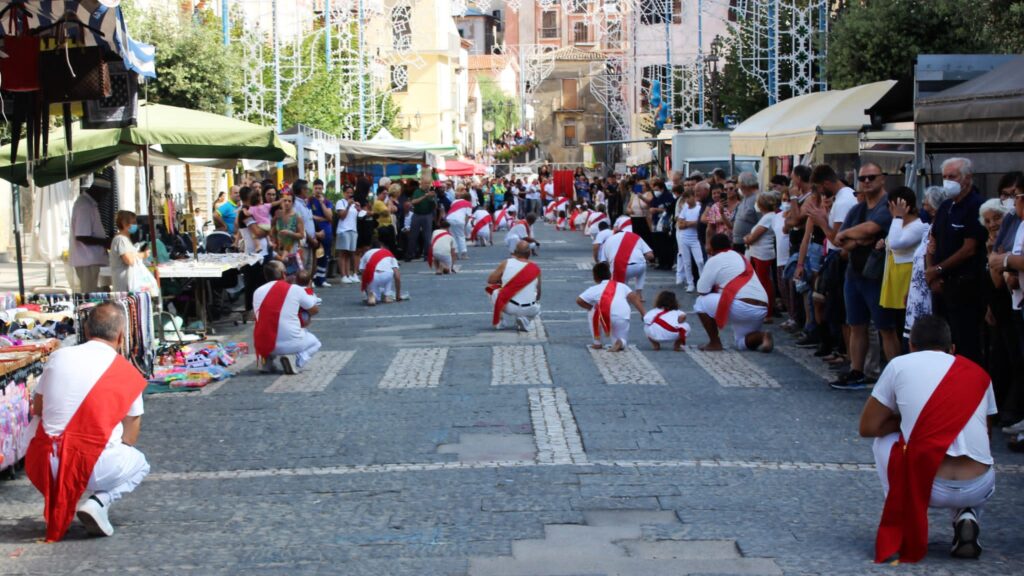 MUGNANO. Ieri la marcia dei Battenti in onore a San Pellegrino