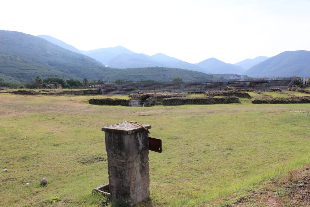 Avella  Visita ai monumenti da parte dei membri del Centro 66 dellArciconfraternita Universale di Santa Filomena