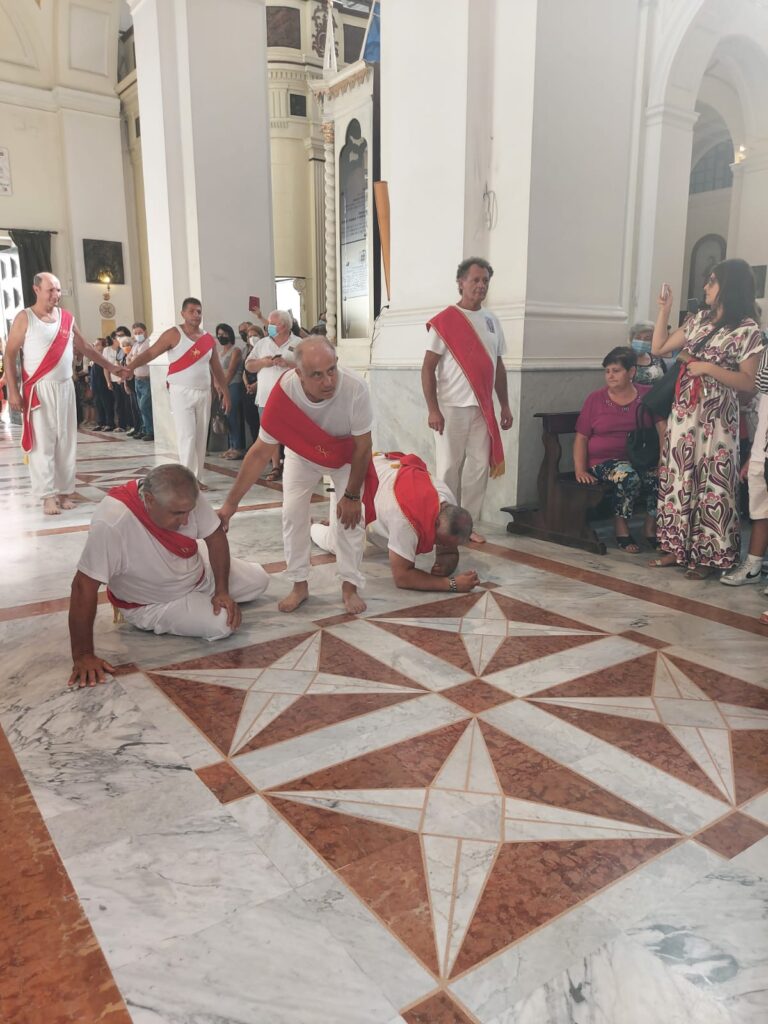 ALTAVILLA IRPINA. Le foto dei Battenti avellani in onore di San Pellegrino