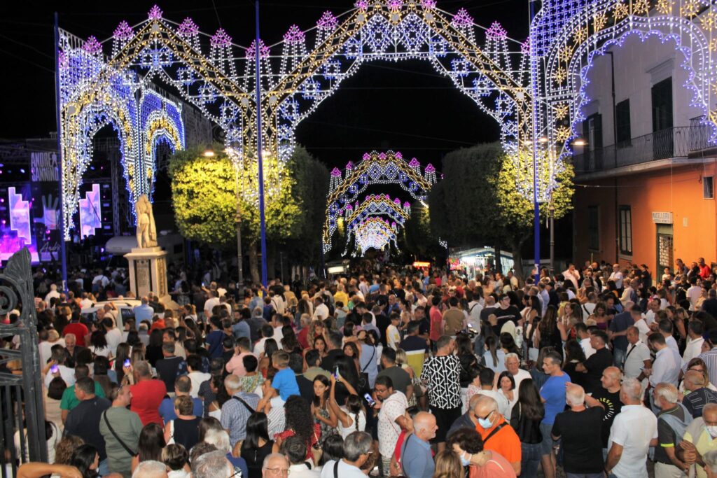 Mugnano  Festa di Santa Filomena semplicemente perfetta! Andrea Sannino incanta. Foto & Video