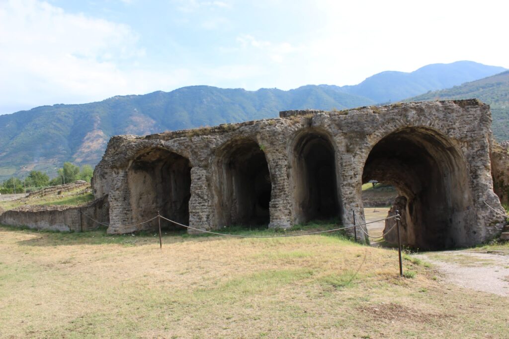 Avella  Visita ai monumenti da parte dei membri del Centro 66 dellArciconfraternita Universale di Santa Filomena