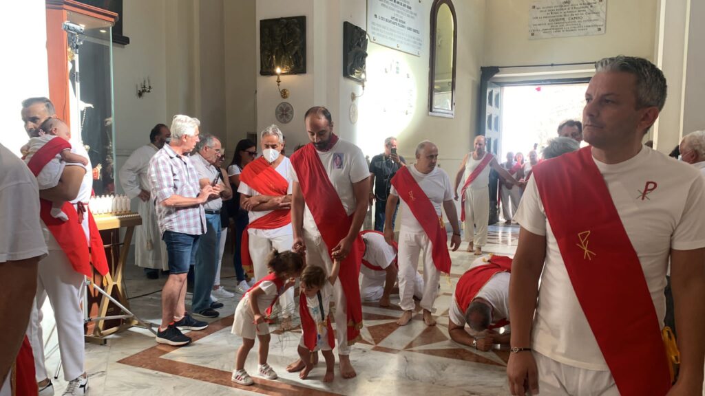 ALTAVILLA IRPINA. Le foto dei Battenti avellani in onore di San Pellegrino