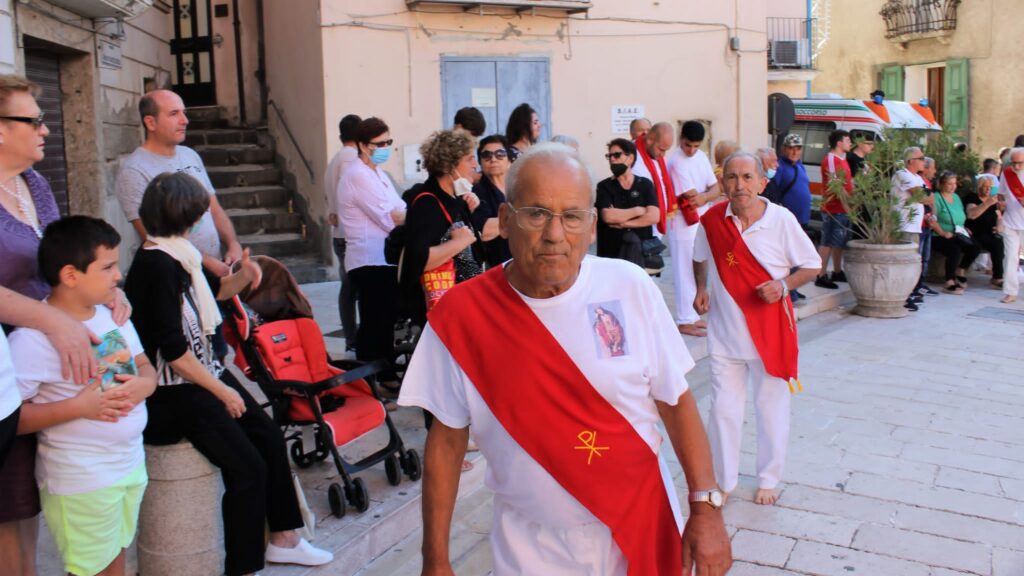 MUGNANO. Ieri la marcia dei Battenti in onore a San Pellegrino