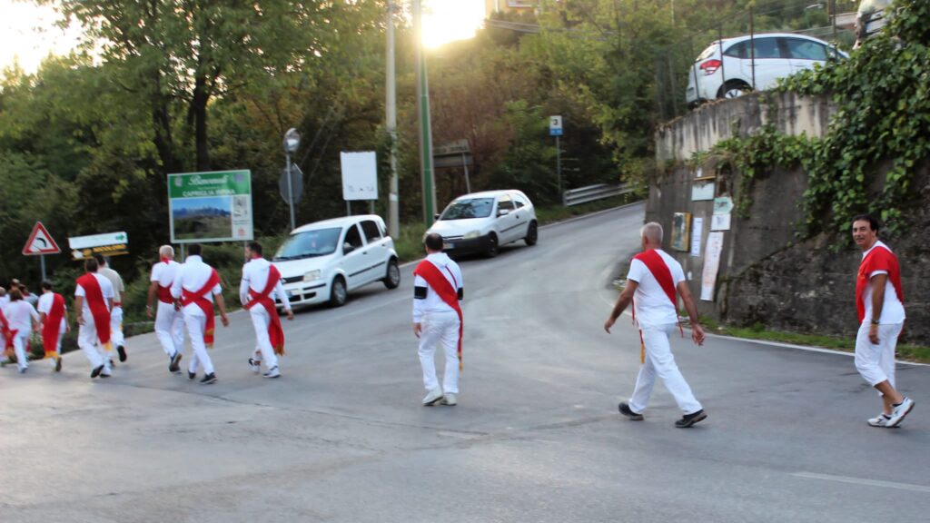 MUGNANO. Ieri la marcia dei Battenti in onore a San Pellegrino