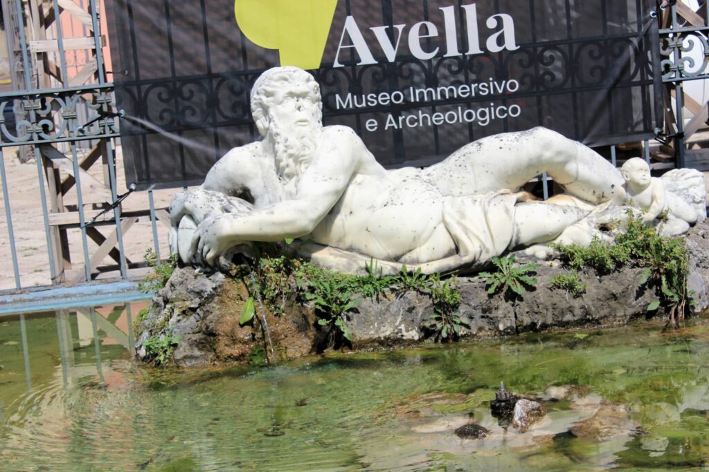 Avella  Visita ai monumenti da parte dei membri del Centro 66 dellArciconfraternita Universale di Santa Filomena