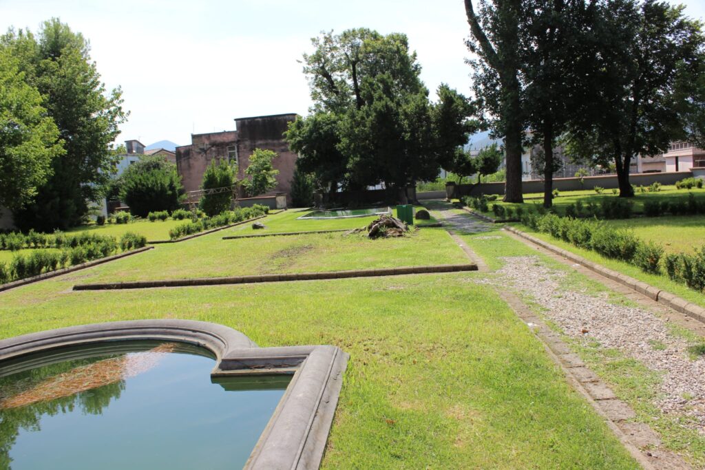 Avella  Visita ai monumenti da parte dei membri del Centro 66 dellArciconfraternita Universale di Santa Filomena