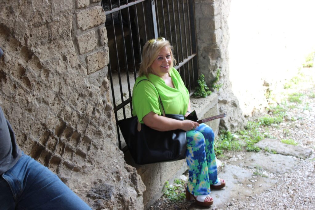 Avella  Visita ai monumenti da parte dei membri del Centro 66 dellArciconfraternita Universale di Santa Filomena