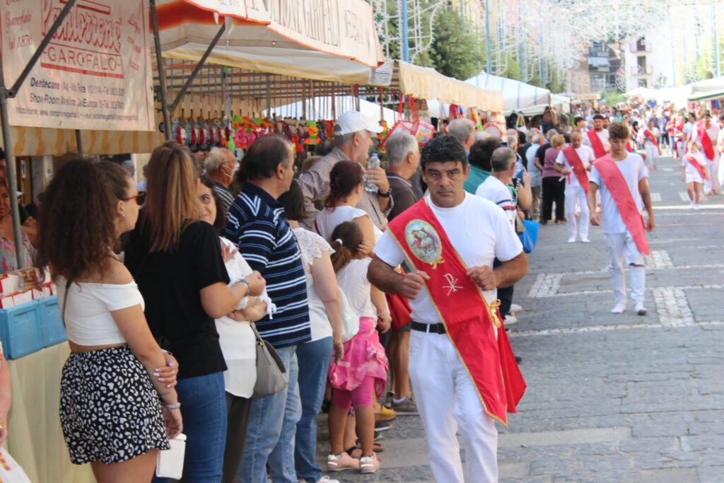 MUGNANO. Ieri la marcia dei Battenti in onore a San Pellegrino