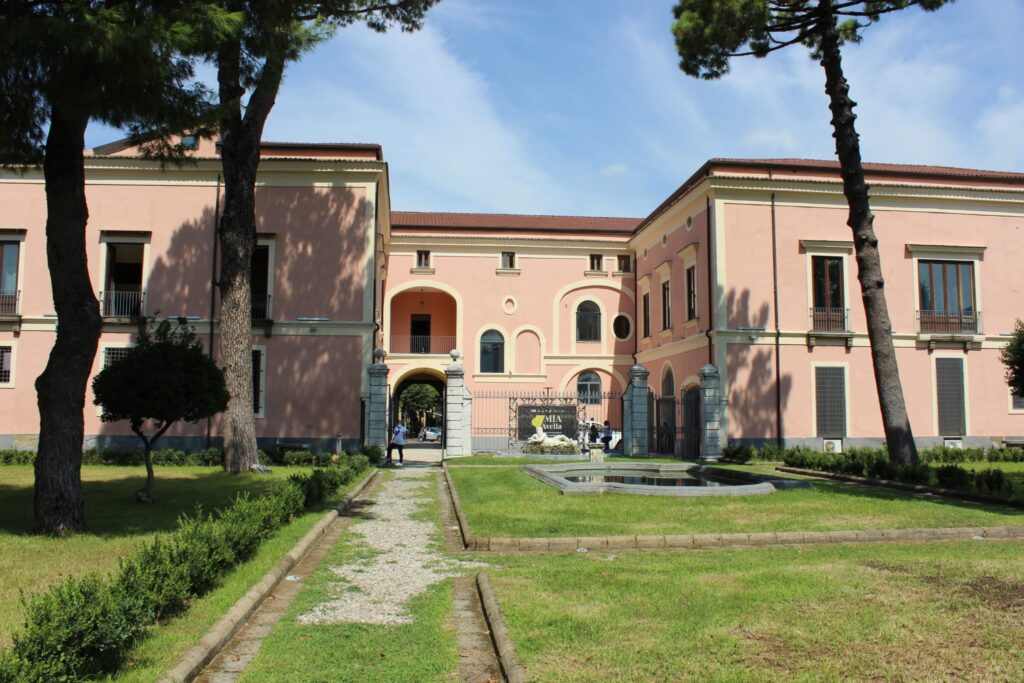 Avella  Visita ai monumenti da parte dei membri del Centro 66 dellArciconfraternita Universale di Santa Filomena