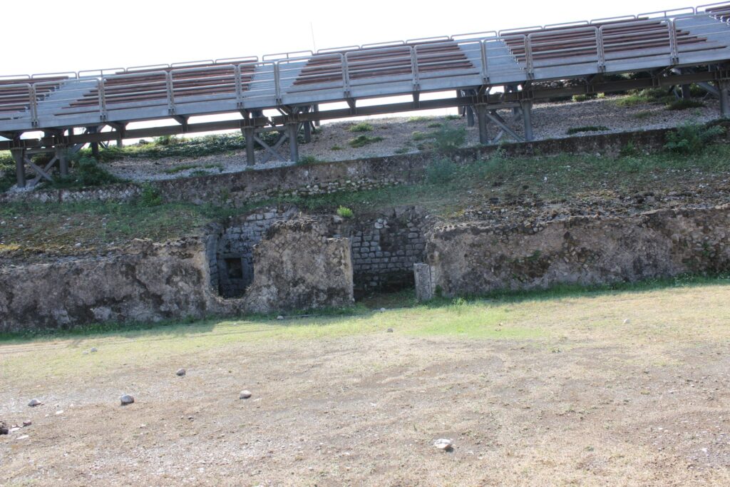 Avella  Visita ai monumenti da parte dei membri del Centro 66 dellArciconfraternita Universale di Santa Filomena