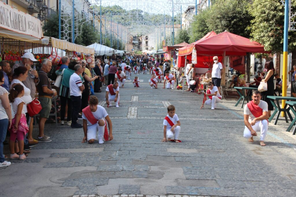MUGNANO. Ieri la marcia dei Battenti in onore a San Pellegrino