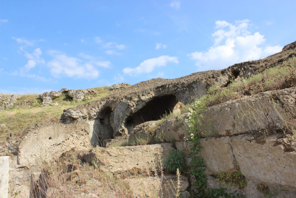 Avella  Visita ai monumenti da parte dei membri del Centro 66 dellArciconfraternita Universale di Santa Filomena