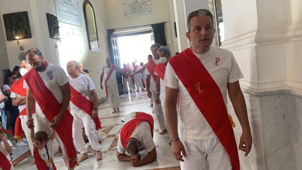 ALTAVILLA IRPINA. Le foto dei Battenti avellani in onore di San Pellegrino