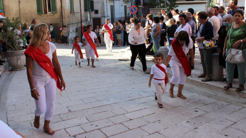 MUGNANO. Ieri la marcia dei Battenti in onore a San Pellegrino