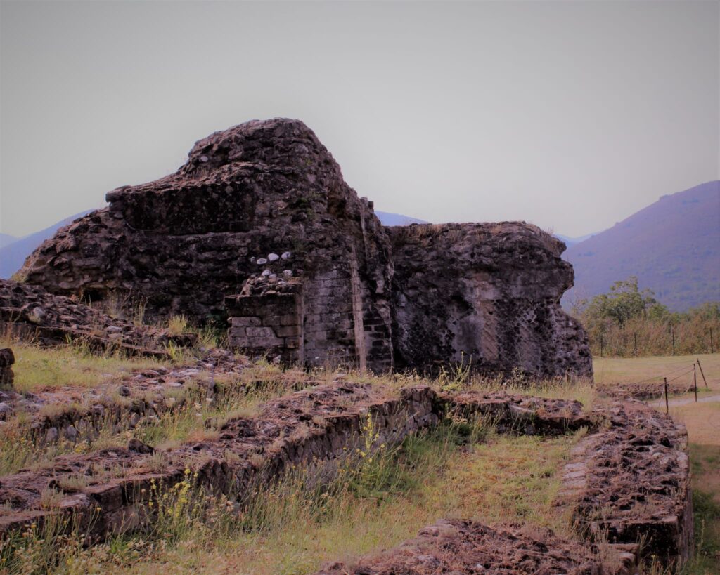 Avella  Visita ai monumenti da parte dei membri del Centro 66 dellArciconfraternita Universale di Santa Filomena