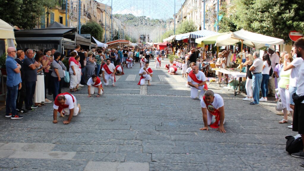 MUGNANO. Ieri la marcia dei Battenti in onore a San Pellegrino