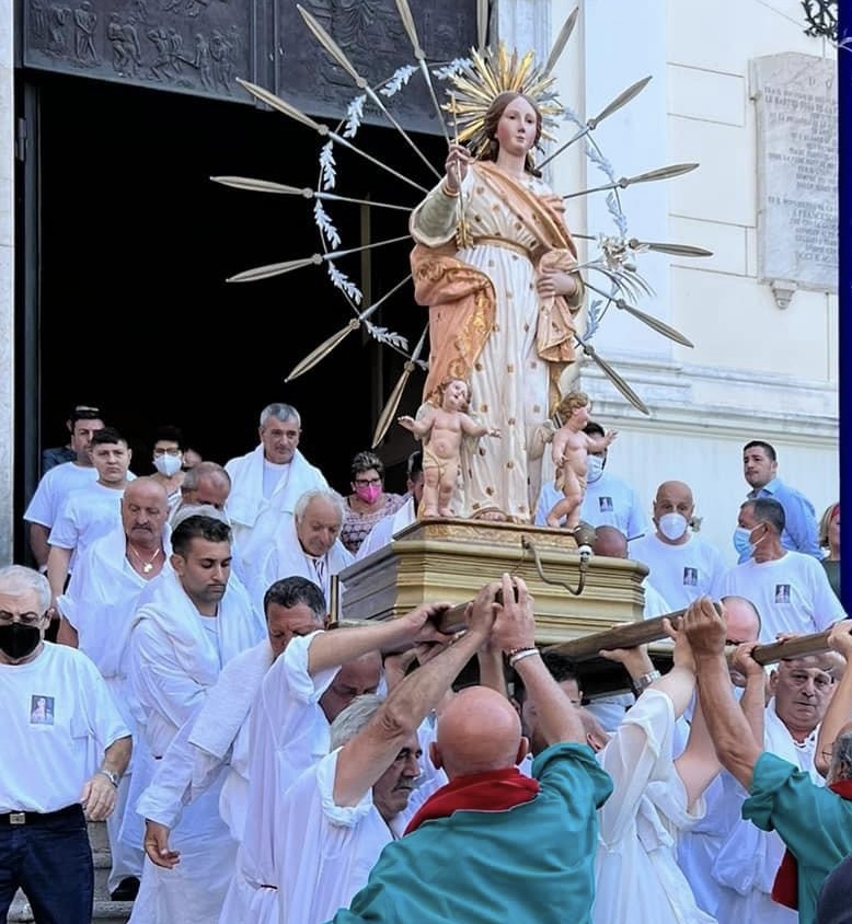 MUGNANO DEL CARDINALE. Intronizzata la statua di Santa Filomena. Foto