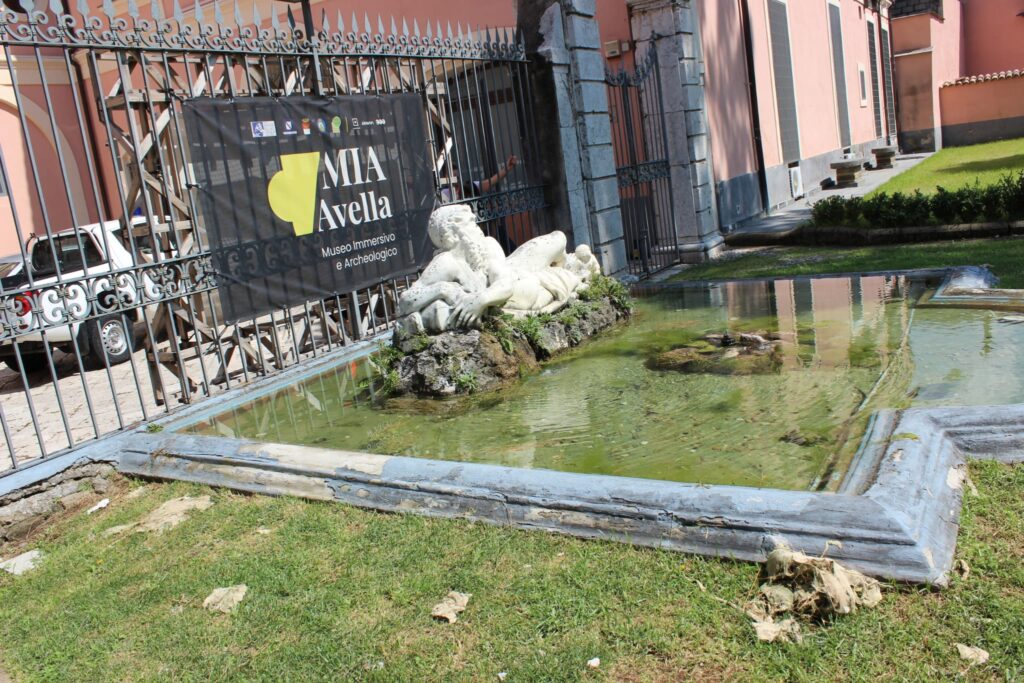 Avella  Visita ai monumenti da parte dei membri del Centro 66 dellArciconfraternita Universale di Santa Filomena