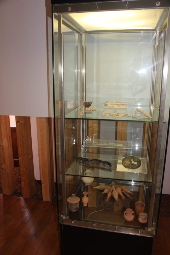 Avella  Visita ai monumenti da parte dei membri del Centro 66 dellArciconfraternita Universale di Santa Filomena