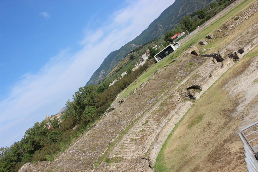 Avella  Visita ai monumenti da parte dei membri del Centro 66 dellArciconfraternita Universale di Santa Filomena
