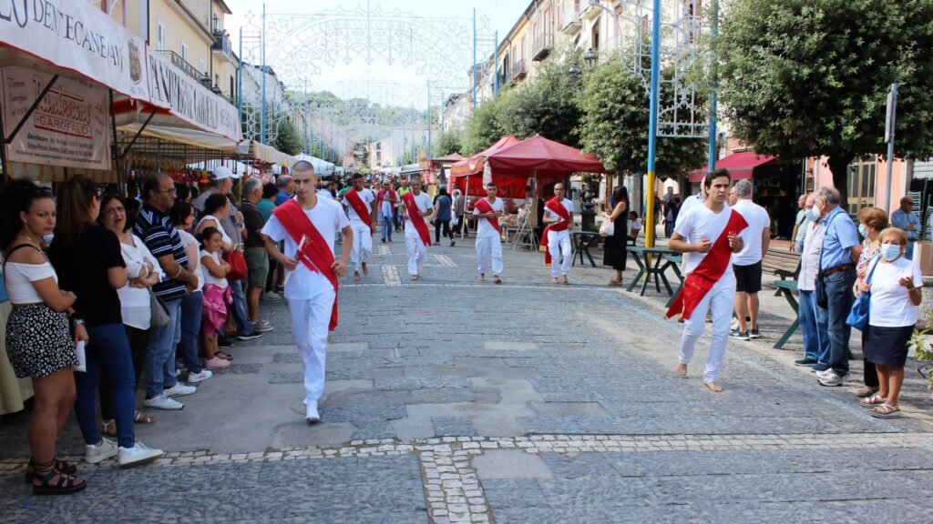 MUGNANO. Ieri la marcia dei Battenti in onore a San Pellegrino
