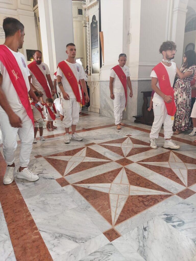 ALTAVILLA IRPINA. Le foto dei Battenti avellani in onore di San Pellegrino