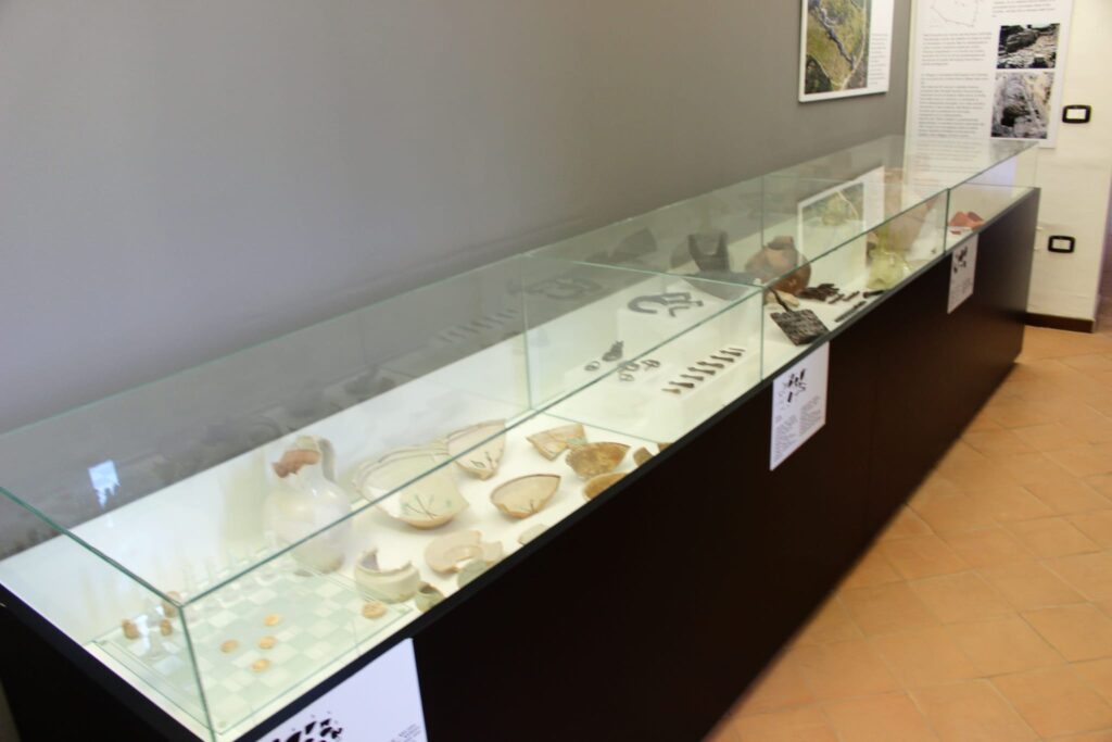 Avella  Visita ai monumenti da parte dei membri del Centro 66 dellArciconfraternita Universale di Santa Filomena