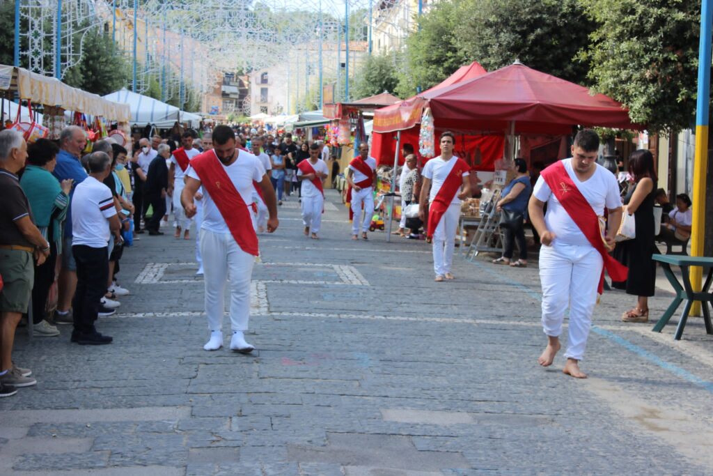 MUGNANO. Ieri la marcia dei Battenti in onore a San Pellegrino