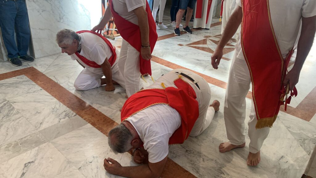 ALTAVILLA IRPINA. Le foto dei Battenti avellani in onore di San Pellegrino