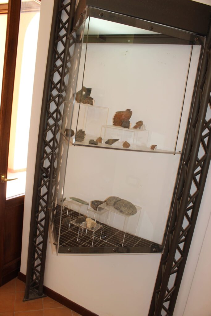 Avella  Visita ai monumenti da parte dei membri del Centro 66 dellArciconfraternita Universale di Santa Filomena