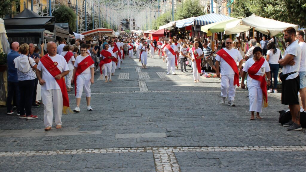MUGNANO. Ieri la marcia dei Battenti in onore a San Pellegrino