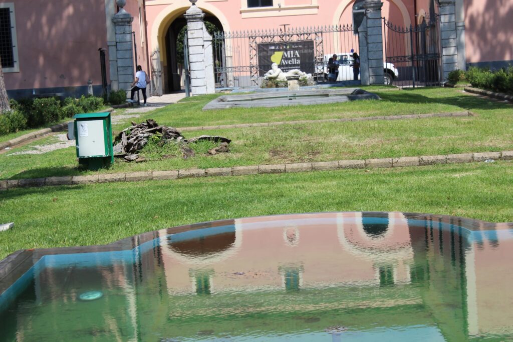 Avella  Visita ai monumenti da parte dei membri del Centro 66 dellArciconfraternita Universale di Santa Filomena